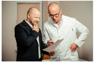 فتح عيادة طبية داخل الشركة